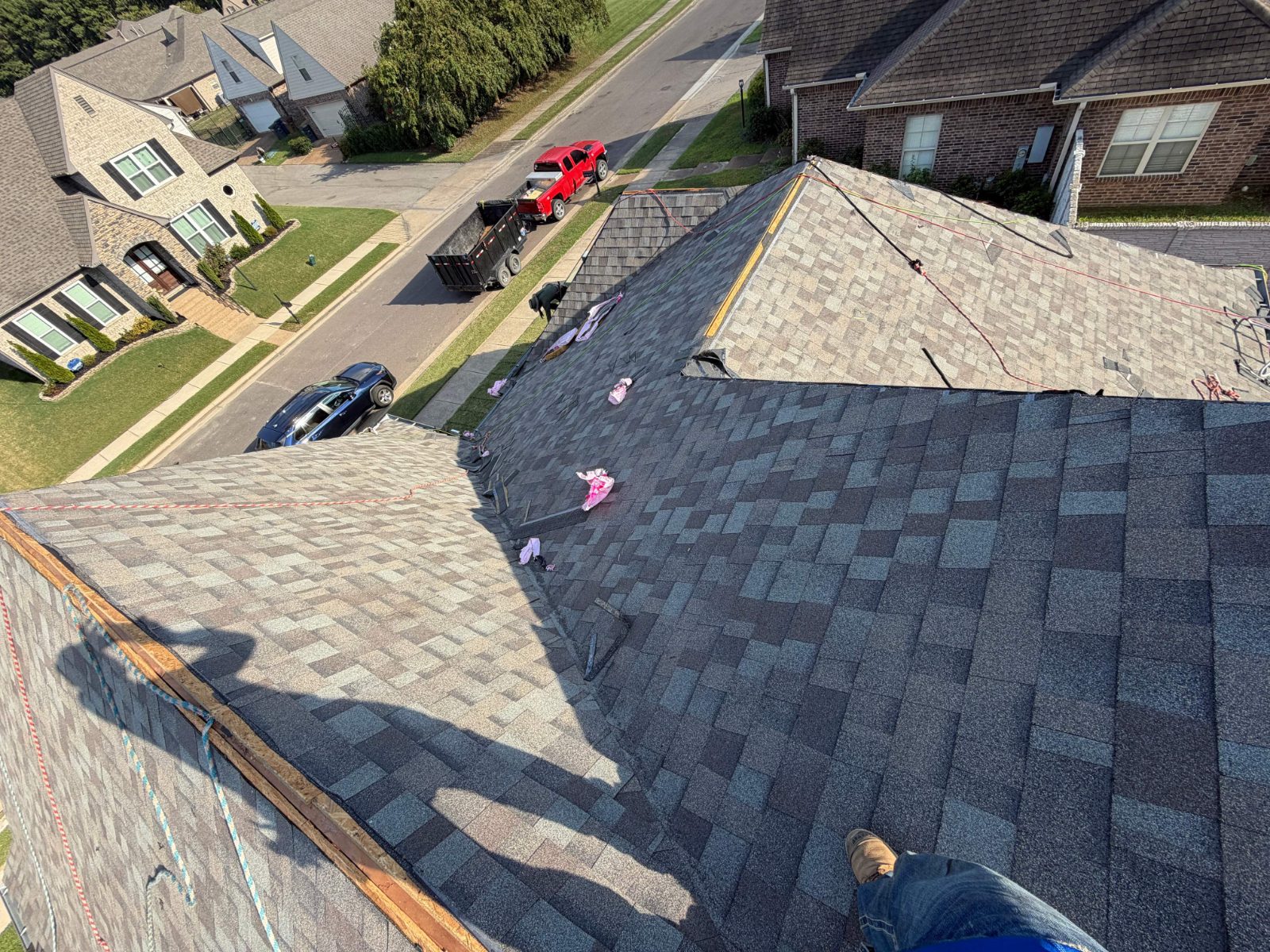 New architectural shingles on a steep roof in Lakeland TN