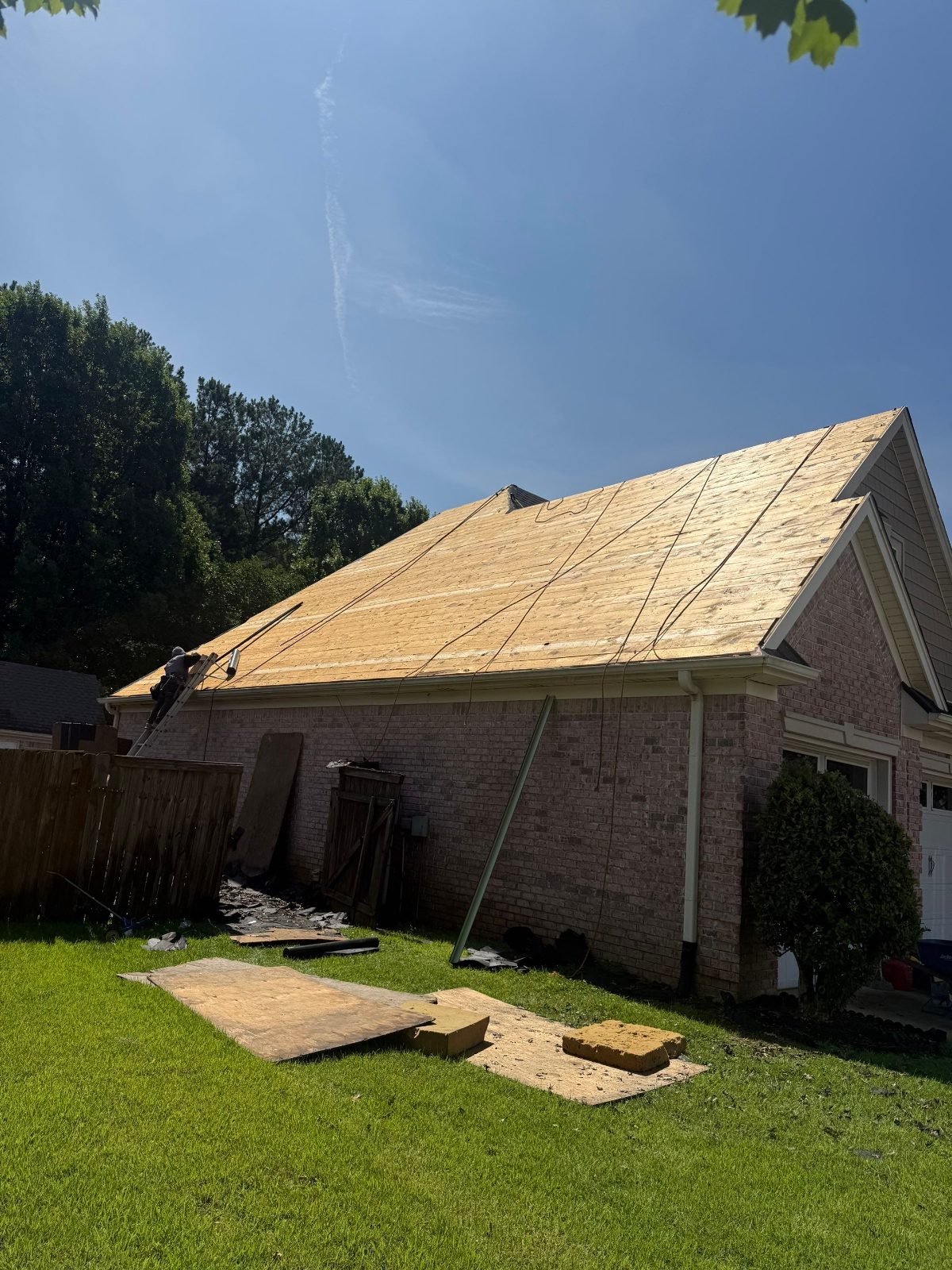 New roof decking over the whole roof on a Southaven MS home